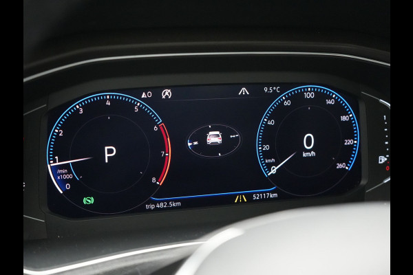 Volkswagen T-Roc 1.5 TSI DSG R-Line 150pk Dealer O.H. | Panodak | Trekhaak Afn. | Camera | Lederen Sportstoelen Verwarmd | Beats Audio | 19"L.M | Virtual | Navigatie | Blis |