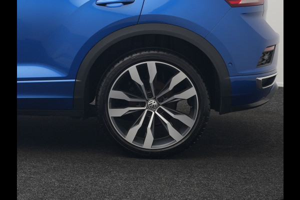 Volkswagen T-Roc 1.5 TSI DSG R-Line 150pk Dealer O.H. | Panodak | Trekhaak Afn. | Camera | Lederen Sportstoelen Verwarmd | Beats Audio | 19"L.M | Virtual | Navigatie | Blis |