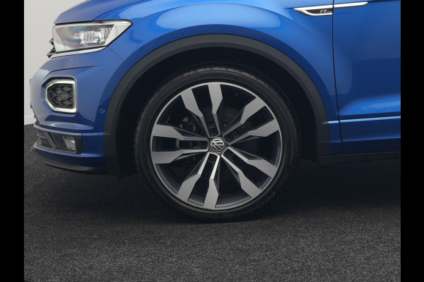 Volkswagen T-Roc 1.5 TSI DSG R-Line 150pk Dealer O.H. | Panodak | Trekhaak Afn. | Camera | Lederen Sportstoelen Verwarmd | Beats Audio | 19"L.M | Virtual | Navigatie | Blis |