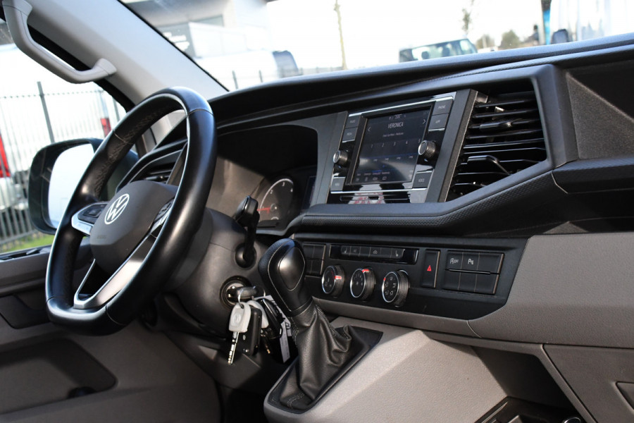 Volkswagen Transporter 2.0 TDI L2H1 ABT Edition Camera, Carplay, Stoelverwarming, Cruise, LED, 150pk, Automaat, Multimedia, Standkachel, Trekhaak, Uniek!