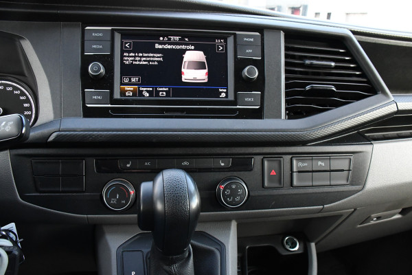 Volkswagen Transporter 2.0 TDI L2H1 ABT Edition Camera, Carplay, Stoelverwarming, Cruise, LED, 150pk, Automaat, Multimedia, Standkachel, Trekhaak, Uniek!