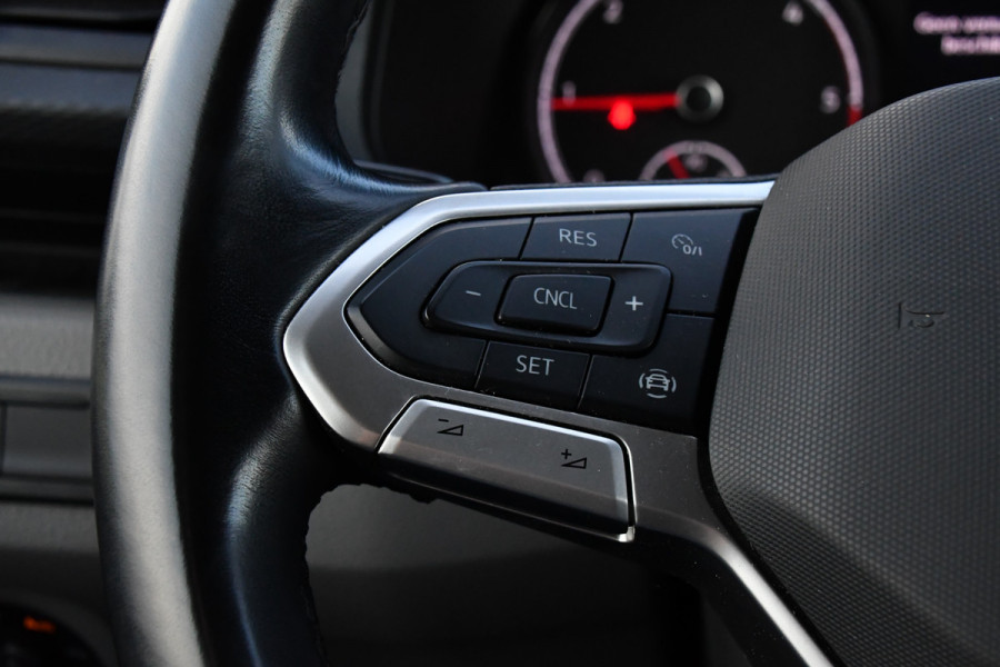 Volkswagen Transporter 2.0 TDI L2H1 ABT Edition Camera, Carplay, Stoelverwarming, Cruise, LED, 150pk, Automaat, Multimedia, Standkachel, Trekhaak, Uniek!