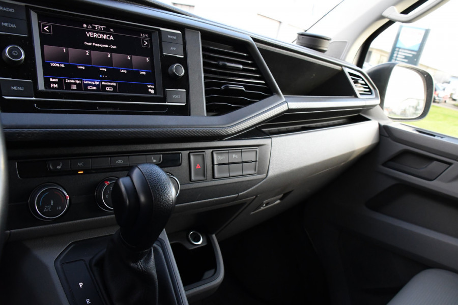 Volkswagen Transporter 2.0 TDI L2H1 ABT Edition Camera, Carplay, Stoelverwarming, Cruise, LED, 150pk, Automaat, Multimedia, Standkachel, Trekhaak, Uniek!