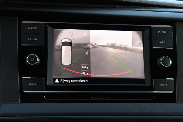 Volkswagen Transporter 2.0 TDI L2H1 ABT Edition Camera, Carplay, Stoelverwarming, Cruise, LED, 150pk, Automaat, Multimedia, Standkachel, Trekhaak, Uniek!