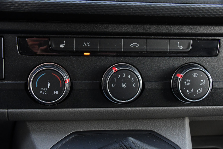 Volkswagen Transporter 2.0 TDI L2H1 ABT Edition Camera, Carplay, Stoelverwarming, Cruise, LED, 150pk, Automaat, Multimedia, Standkachel, Trekhaak, Uniek!