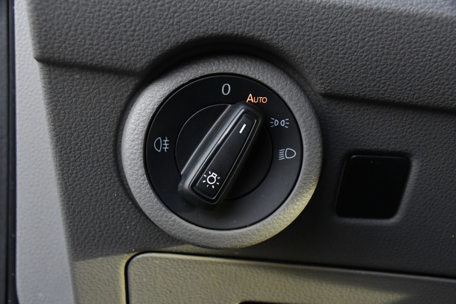 Volkswagen Transporter 2.0 TDI L2H1 ABT Edition Camera, Carplay, Stoelverwarming, Cruise, LED, 150pk, Automaat, Multimedia, Standkachel, Trekhaak, Uniek!