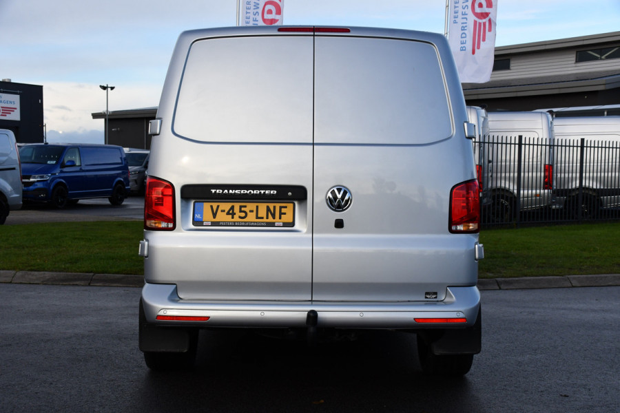 Volkswagen Transporter 2.0 TDI L2H1 ABT Edition Camera, Carplay, Stoelverwarming, Cruise, LED, 150pk, Automaat, Multimedia, Standkachel, Trekhaak, Uniek!