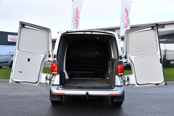 Volkswagen Transporter 2.0 TDI L2H1 ABT Edition Camera, Carplay, Stoelverwarming, Cruise, LED, 150pk, Automaat, Multimedia, Standkachel, Trekhaak, Uniek!