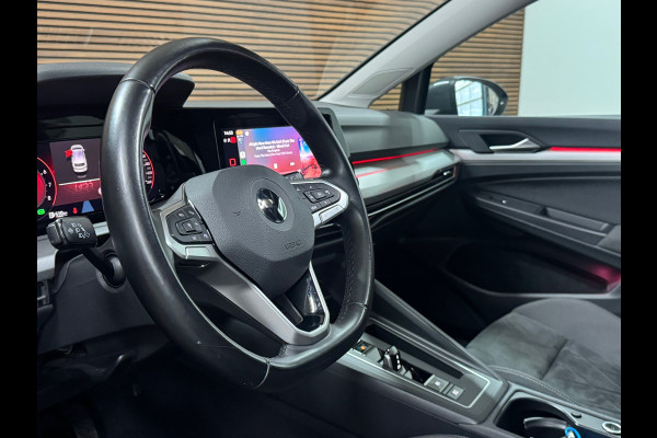 Volkswagen Golf 1.5 eTSI 150pk Style Black Edition | PANO | Camera | Matrix LED | Velours | Ambient | ACC | Carplay | Trekhaak