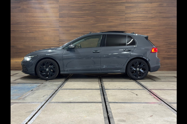 Volkswagen Golf 1.5 eTSI 150pk Style Black Edition | PANO | Camera | Matrix LED | Velours | Ambient | ACC | Carplay | Trekhaak