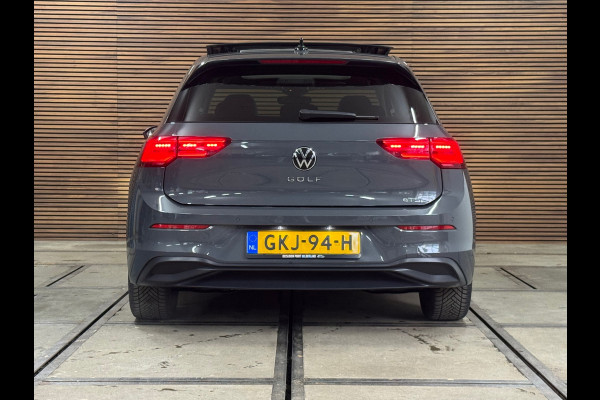 Volkswagen Golf 1.5 eTSI 150pk Style Black Edition | PANO | Camera | Matrix LED | Velours | Ambient | ACC | Carplay | Trekhaak