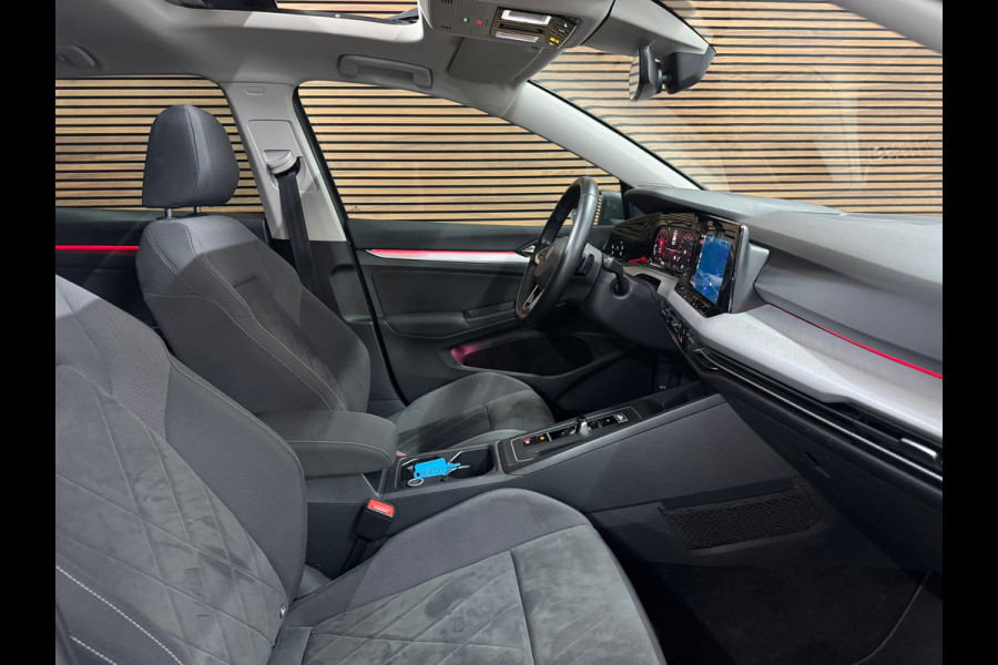 Volkswagen Golf 1.5 eTSI 150pk Style Black Edition | PANO | Camera | Matrix LED | Velours | Ambient | ACC | Carplay | Trekhaak
