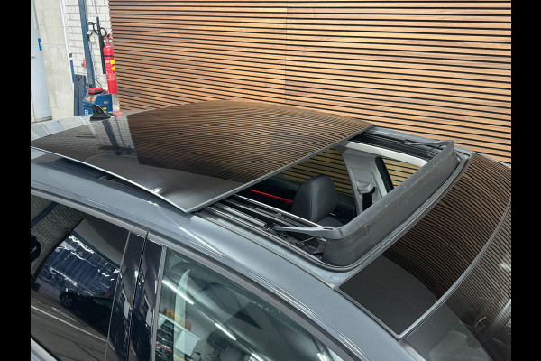 Volkswagen Golf 1.5 eTSI 150pk Style Black Edition | PANO | Camera | Matrix LED | Velours | Ambient | ACC | Carplay | Trekhaak