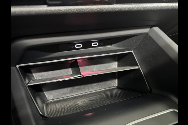 Volkswagen Golf 1.5 eTSI 150pk Style Black Edition | PANO | Camera | Matrix LED | Velours | Ambient | ACC | Carplay | Trekhaak