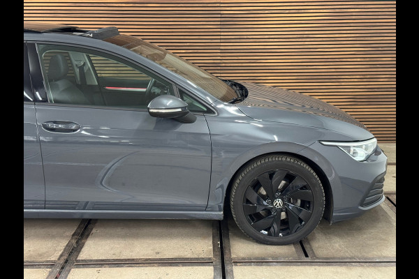 Volkswagen Golf 1.5 eTSI 150pk Style Black Edition | PANO | Camera | Matrix LED | Velours | Ambient | ACC | Carplay | Trekhaak