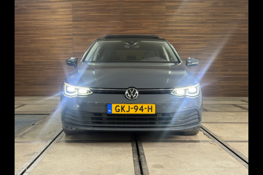 Volkswagen Golf 1.5 eTSI 150pk Style Black Edition | PANO | Camera | Matrix LED | Velours | Ambient | ACC | Carplay | Trekhaak