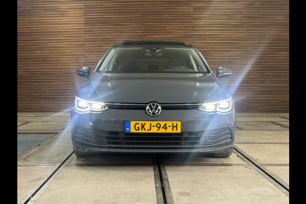 Volkswagen Golf 1.5 eTSI 150pk Style Black Edition | PANO | Camera | Matrix LED | Velours | Ambient | ACC | Carplay | Trekhaak