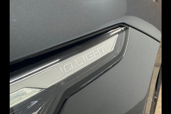 Volkswagen Golf 1.5 eTSI 150pk Style Black Edition | PANO | Camera | Matrix LED | Velours | Ambient | ACC | Carplay | Trekhaak