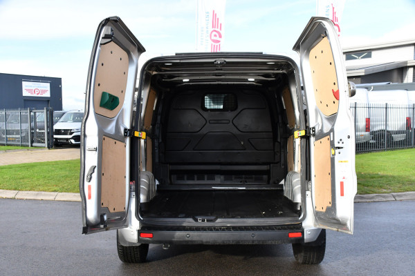 Ford Transit Custom 280 2.0 TDCI L1H1 PB Edition Camera, Cruise, Carplay, Sensoren, Automaat, 2 x Schuifdeur, Automaat, Stoelverwarming, LED, Uniek!