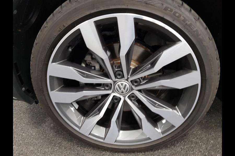 Volkswagen T-Roc 1.5 TSI 150pk DSG United R-Line | Navigatie | 19"Lichtmetalen velgen | Digitale Cockpit | Adaptive Cruise cruise control | Led