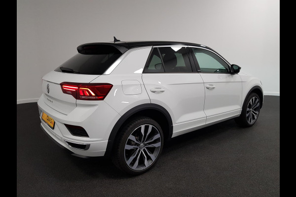 Volkswagen T-Roc 1.5 TSI 150pk DSG United R-Line | Navigatie | 19"Lichtmetalen velgen | Digitale Cockpit | Adaptive Cruise cruise control | Led