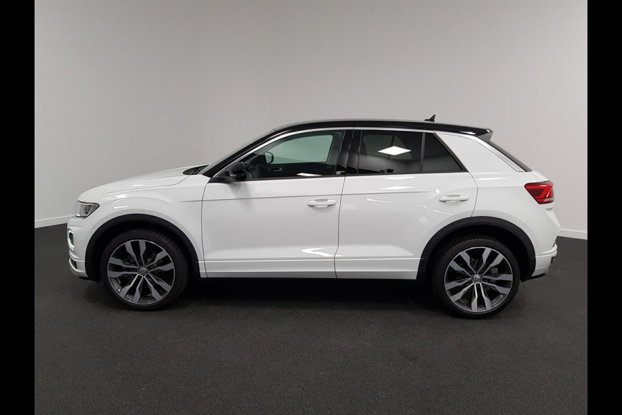 Volkswagen T-Roc 1.5 TSI 150pk DSG United R-Line | Navigatie | 19"Lichtmetalen velgen | Digitale Cockpit | Adaptive Cruise cruise control | Led
