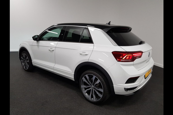 Volkswagen T-Roc 1.5 TSI 150pk DSG United R-Line | Navigatie | 19"Lichtmetalen velgen | Digitale Cockpit | Adaptive Cruise cruise control | Led