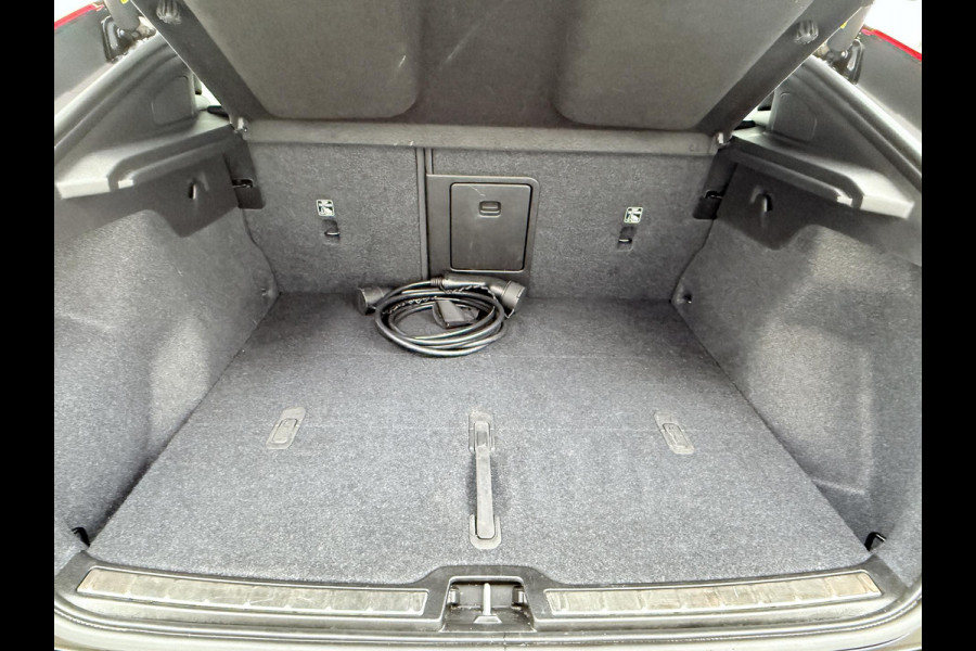 Volvo C40 Recharge Plus 69 kWh SOH 93% STOEL/ STUURVERW. | PANO| WARMTEPOMP| ELEK. TREKHAAK| ELEK. ACHTERKLEP| DODE HOEK| CAMERA|