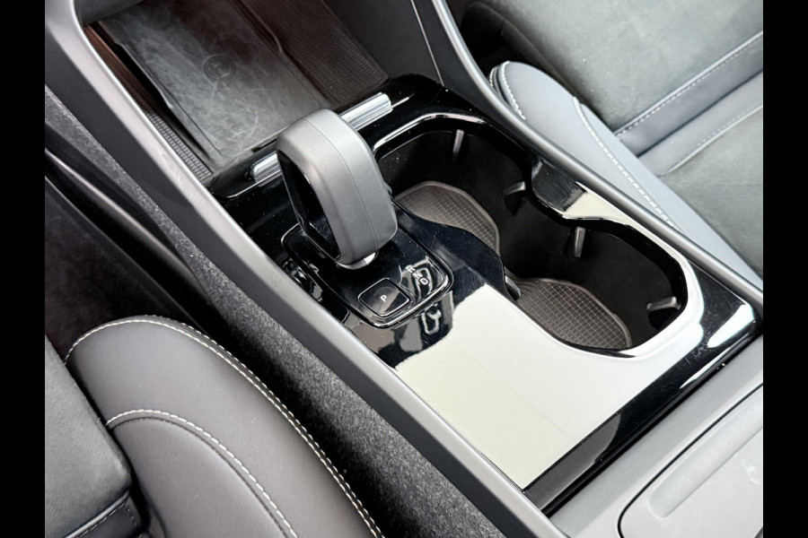 Volvo C40 Recharge Plus 69 kWh SOH 93% STOEL/ STUURVERW. | PANO| WARMTEPOMP| ELEK. TREKHAAK| ELEK. ACHTERKLEP| DODE HOEK| CAMERA|