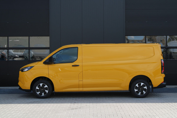Ford E-Transit Custom 340 L2H1 Trend 65 kWh 136pk - Trekhaak - Camera - LED - Carplay - Grootlicht Assist - Rijklaar