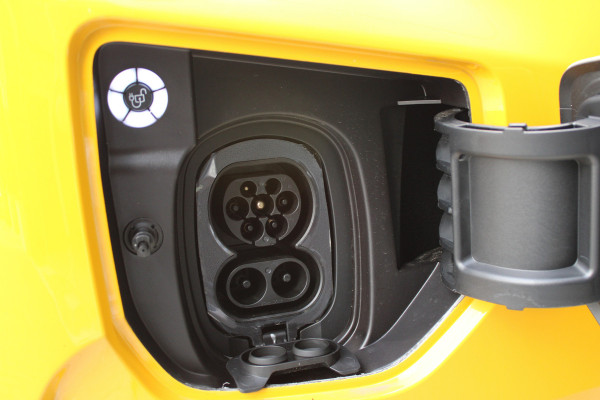 Ford E-Transit Custom 340 L2H1 Trend 65 kWh 136pk - Trekhaak - Camera - LED - Carplay - Grootlicht Assist - Rijklaar