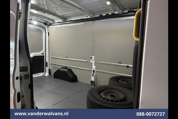 Ford Transit 2.0 TDCI 131pk L3H2 Euro6 Airco | Camera | Navigatie | Apple Carplay | Stoelverwarming Cruisecontrol, Android auto, Verwarmde voorruit, Parkeersensoren, Bijrijdersbank, 2500kg trekvermogen
