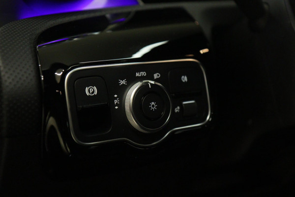 Mercedes-Benz A-Klasse 220 AMG /PANODAK/SFEERV/KEYLESS/CAM/MEOMORY/BOMVOL