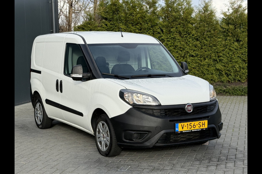 Fiat Dobló Cargo 1.6 MJ 105 PK / L1H1 / 1e EIG. / AIRCO / CRUISE / TREKHAAK / NAVI / 3-ZITS
