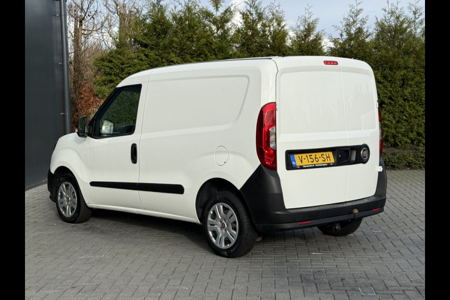 Fiat Dobló Cargo 1.6 MJ 105 PK / L1H1 / 1e EIG. / AIRCO / CRUISE / TREKHAAK / NAVI / 3-ZITS
