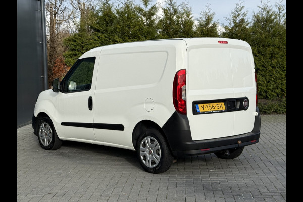Fiat Dobló Cargo 1.6 MJ 105 PK / L1H1 / 1e EIG. / AIRCO / CRUISE / TREKHAAK / NAVI / 3-ZITS