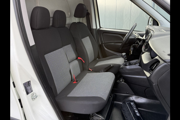 Fiat Dobló Cargo 1.6 MJ 105 PK / L1H1 / 1e EIG. / AIRCO / CRUISE / TREKHAAK / NAVI / 3-ZITS
