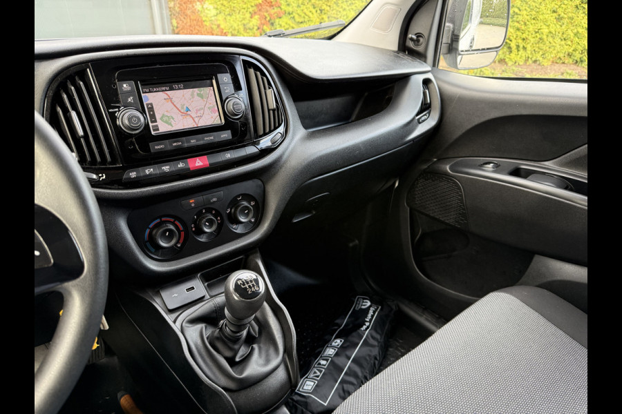 Fiat Dobló Cargo 1.6 MJ 105 PK / L1H1 / 1e EIG. / AIRCO / CRUISE / TREKHAAK / NAVI / 3-ZITS