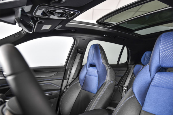 Lynk & Co 01 1.5 PHEV 261PK MY23 | Black Pakket | Donkere hemel | 360 Camera | 7.4 kWh Boordlader | S/K-panodak | Adapt. Cruise | Memory | Elek. klep | LM 20" | 7620