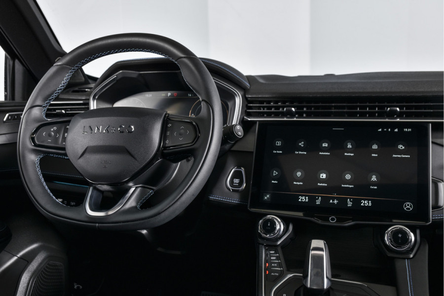 Lynk & Co 01 1.5 PHEV 261PK MY23 | Black Pakket | Donkere hemel | 360 Camera | 7.4 kWh Boordlader | S/K-panodak | Adapt. Cruise | Memory | Elek. klep | LM 20" | 7620