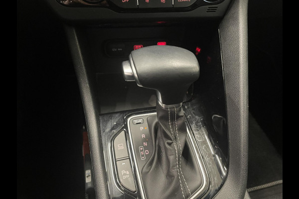 Kia Niro 1.6 GDi Hybrid DynamicLine Navigatie Apple Carplay/Android Auto Camera Parkeersensoren achter Cruise Control Climate Control Lichtmetalen velgen