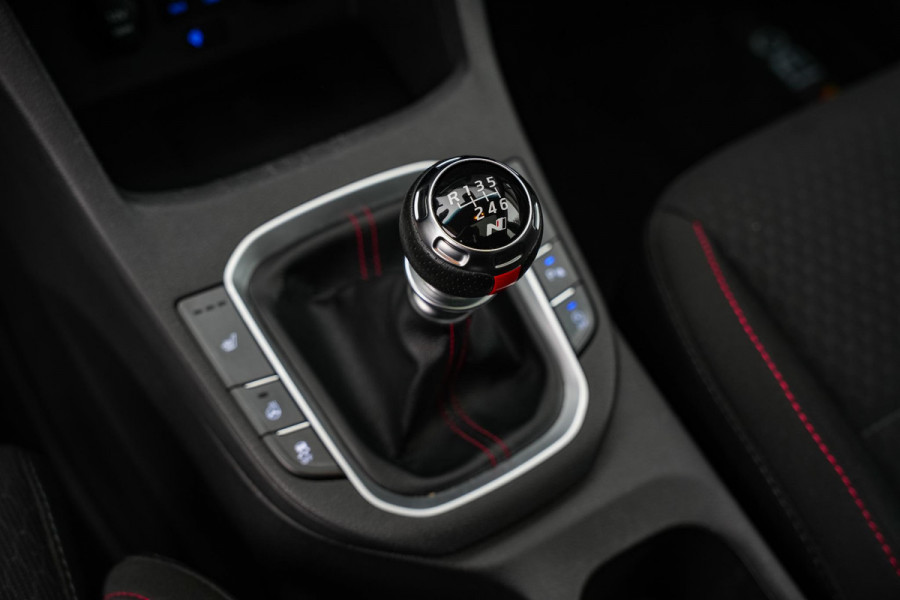 Hyundai i30 Fastback 2.0 T-GDI N1 Panodak Pops And Bangs Navigatie Camera Stoelverw. Alcantara Keyless Stoel Stuurverw.