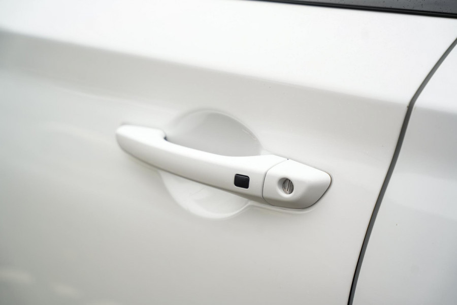 Hyundai i30 Fastback 2.0 T-GDI N1 Panodak Pops And Bangs Navigatie Camera Stoelverw. Alcantara Keyless Stoel Stuurverw.