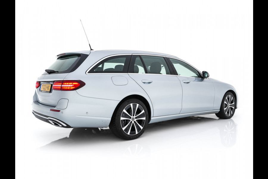 Mercedes-Benz E-Klasse Estate 300 de Luxury Line ( Plug-in ) (INCL-BTW) Aut. *LEATHER | FULL-LED | WIDESCREEN-COCKPIT | BLIND-SPOT | AMBIENT-LIGHT | HEATED-SPORTSEATS | CAMERA | DAB+ | NAVI-FULLMAP | PDC | ADAPTIVE-CRUISE | ECC | 18''ALU*