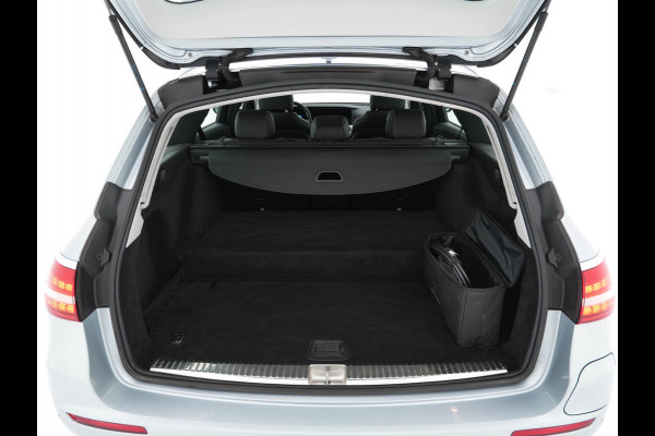 Mercedes-Benz E-Klasse Estate 300 de Luxury Line ( Plug-in ) (INCL-BTW) Aut. *LEATHER | FULL-LED | WIDESCREEN-COCKPIT | BLIND-SPOT | AMBIENT-LIGHT | HEATED-SPORTSEATS | CAMERA | DAB+ | NAVI-FULLMAP | PDC | ADAPTIVE-CRUISE | ECC | 18''ALU*