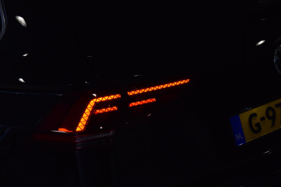 Volkswagen Tiguan 1.5 150pk R-Line|Dak|20"|Cam.|Elek.klep|Trekhk.