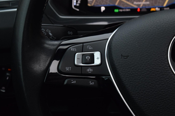 Volkswagen Tiguan 1.5 150pk R-Line|Dak|20"|Cam.|Elek.klep|Trekhk.