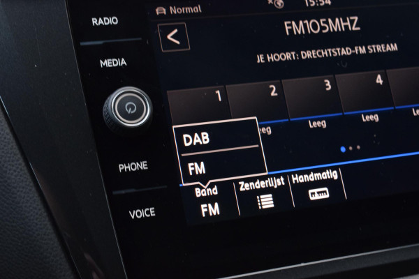 Volkswagen Tiguan 1.5 150pk R-Line|Dak|20"|Cam.|Elek.klep|Trekhk.