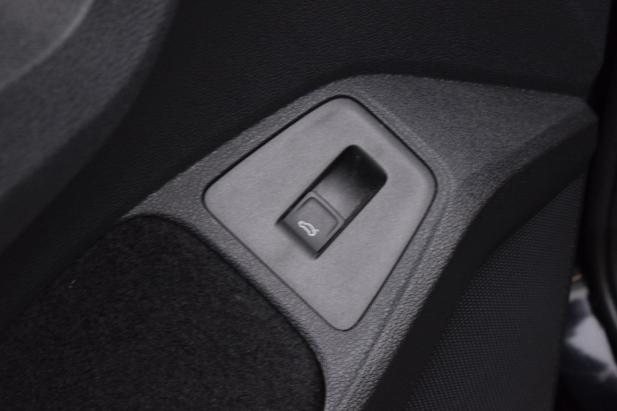 Volkswagen Tiguan 1.5 150pk R-Line|Dak|20"|Cam.|Elek.klep|Trekhk.