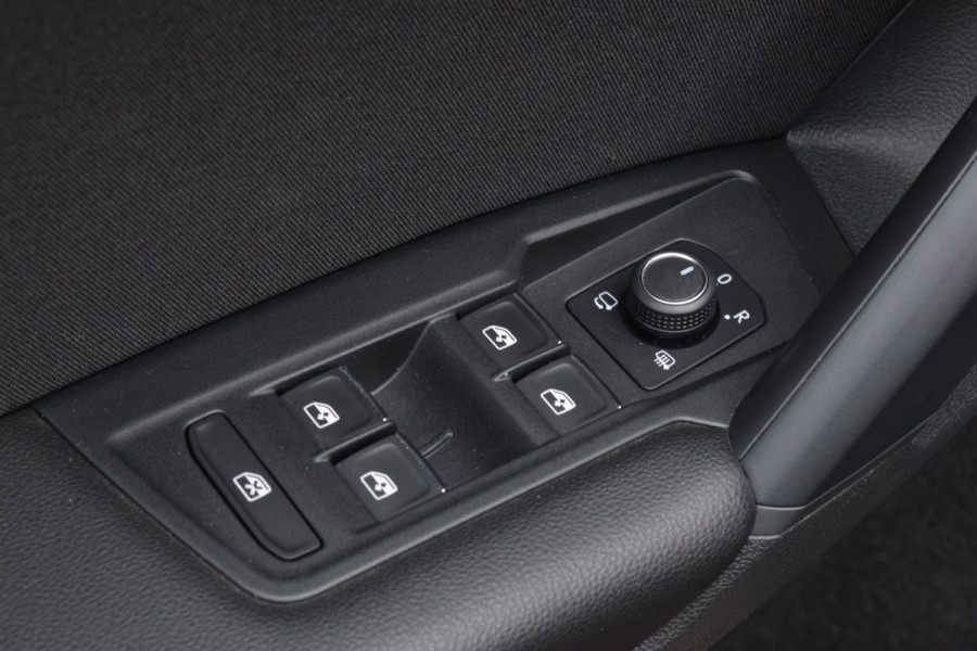 Volkswagen Tiguan 1.5 150pk R-Line|Dak|20"|Cam.|Elek.klep|Trekhk.